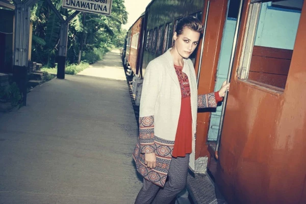 Η Yasmin Le Bon επιστρέφει ως μούσα των Monsoon - εικόνα 4