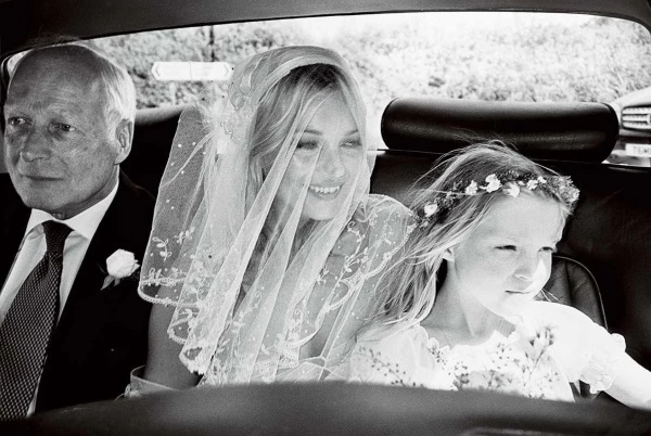 Το Vogue φωτογραφικό album του γάμου της Kate Moss - εικόνα 6