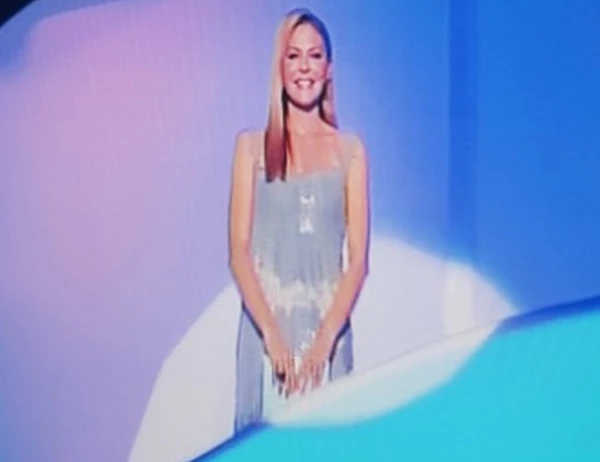 Το look της Τζένης Μπαλατσινού στο 2ο live του Dancing On Ice