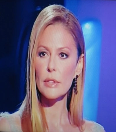 Το look της Τζένης Μπαλατσινού στο 2ο live του Dancing On Ice - εικόνα 7