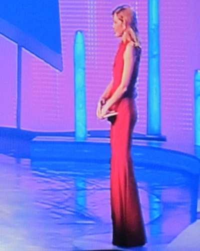Look Analysis: Η Τζένη Μπαλατσινού στο 7ο live του Dancing - εικόνα 2