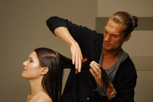 Μυστικά για πλούσιο όγκο στα μαλλιά από τον Hair Expert Teddy Charles - εικόνα 4