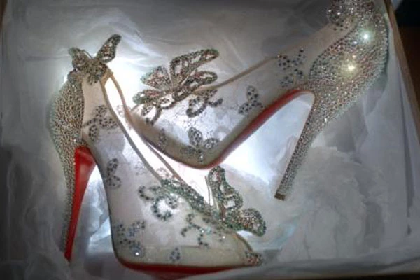 Ο Christian Louboutin σχεδιάζει τα παπούτσια της Cinderella - εικόνα 2