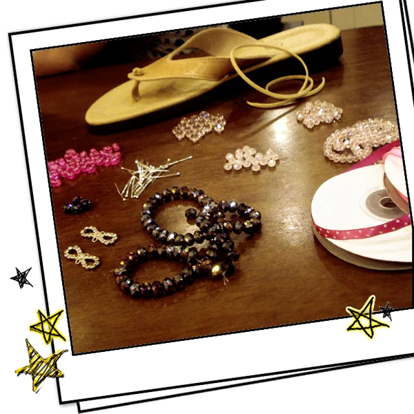 DIY: Φτιάξε μόνη σου καλοκαιρινά σανδάλια!