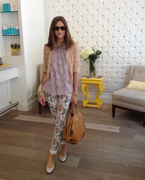 Η Olivia Palermo με floral pants
