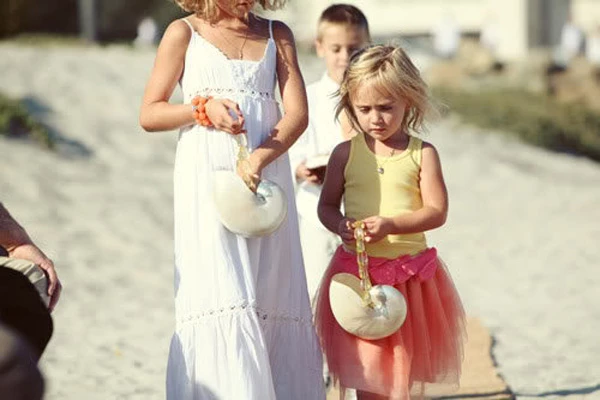 Beach Wedding: Πώς θα οργανώσεις τον πιο stylish καλοκαιρινό γάμο - εικόνα 14