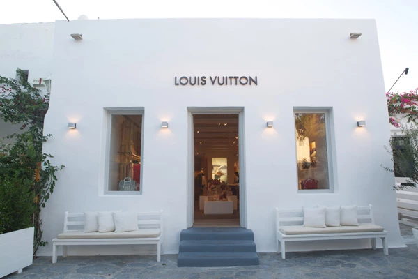 Το opening του pop up store Louis Vuitton στη Μύκονο