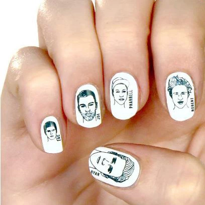 Hot man-icure! O Ryan Gosling... στα νύχια σου