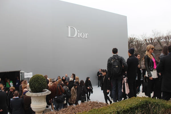 Fashion Report από το Παρίσι: Στο show του οίκου Dior