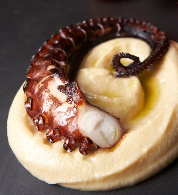 O Master Chef των θαλασσινών Λευτέρης Λαζάρου μας δίνει νηστίσιμες συνταγές