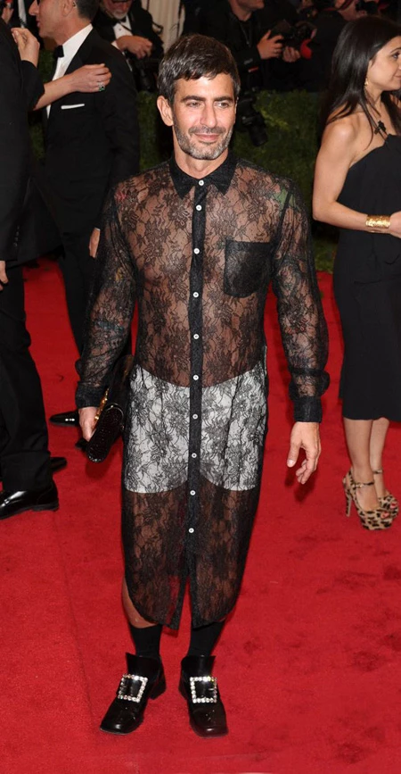 Το δαντελένιο φόρεμα του Marc Jacobs στο Met Gala