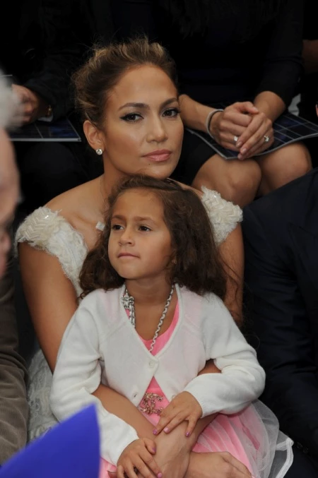 H Jennifer Lopez με την κόρη της στο show της Chanel!