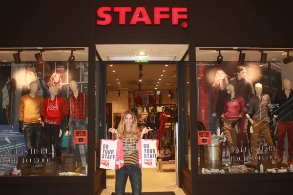 Η fashion editor του MissBloom.gr Έφη Καρύδη πάει για ψώνια στο Staff Jeans & Co - εικόνα 9