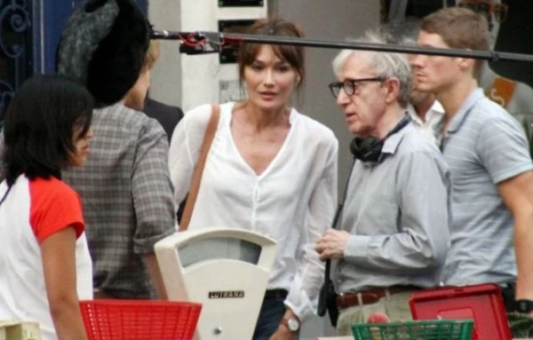Τι φόρεσε: Η Carla Bruni στο "Midnight in Paris" του Woody Allen