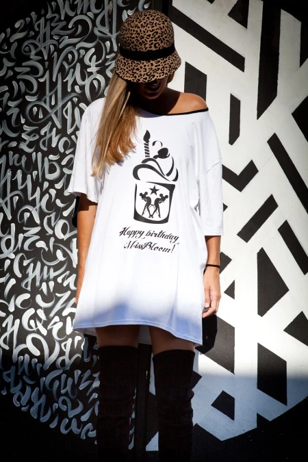 Happy Birthday MissΒloom.gr! Ο Απόστολος Μητρόπουλος σχεδιάζει ένα T-shirt αποκλειστικά για τις MissBloomers! - εικόνα 5