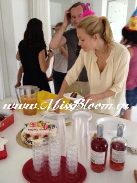 To MissBloom.gr στα γενέθλια της Βίκυς Καγιά - εικόνα 2