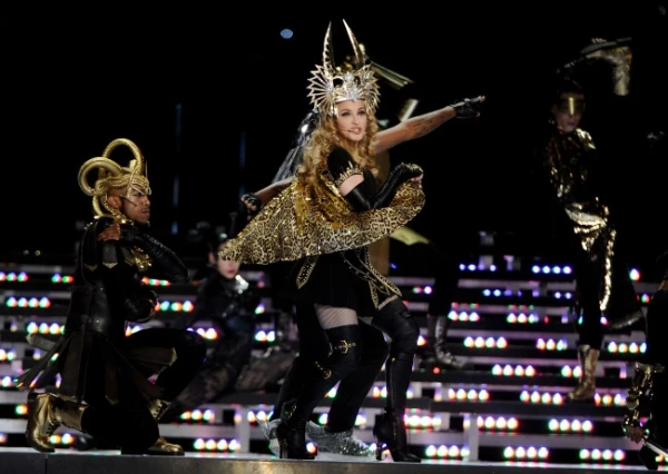 Όλα τα details για το look της Madonna στο Super Bowl