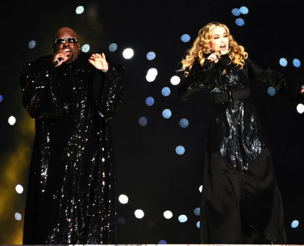 Όλα τα details για το look της Madonna στο Super Bowl - εικόνα 3