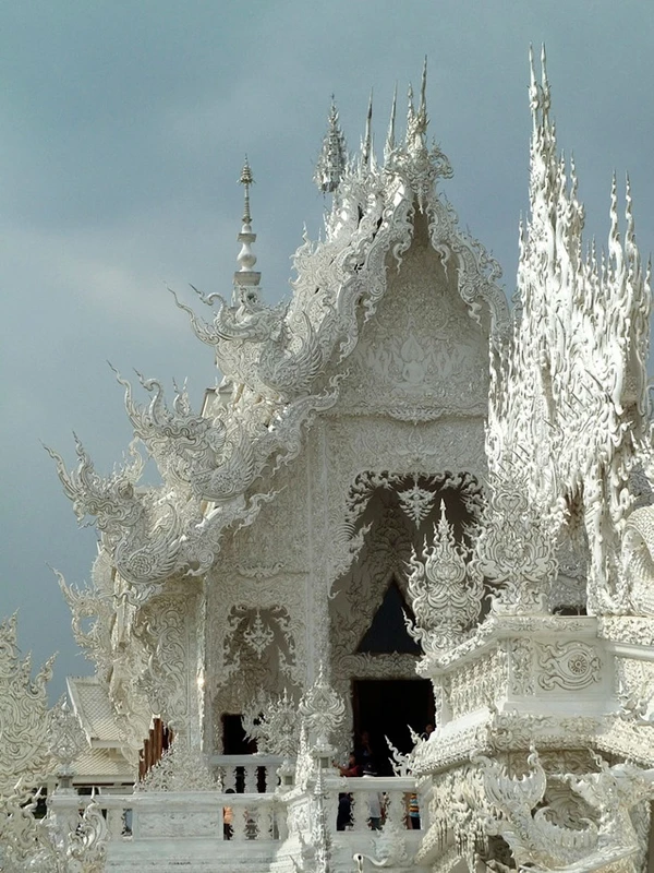 O ολόλευκος ναός της Ταϊλάνδης - εικόνα 2
