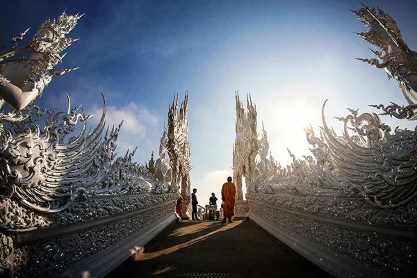 O ολόλευκος ναός της Ταϊλάνδης - εικόνα 3
